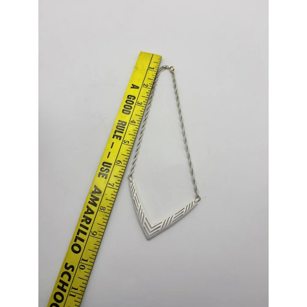 Vintage Trifari White Enamel‎ Chevron V Pendant Rope Chain Necklace Gold Tone